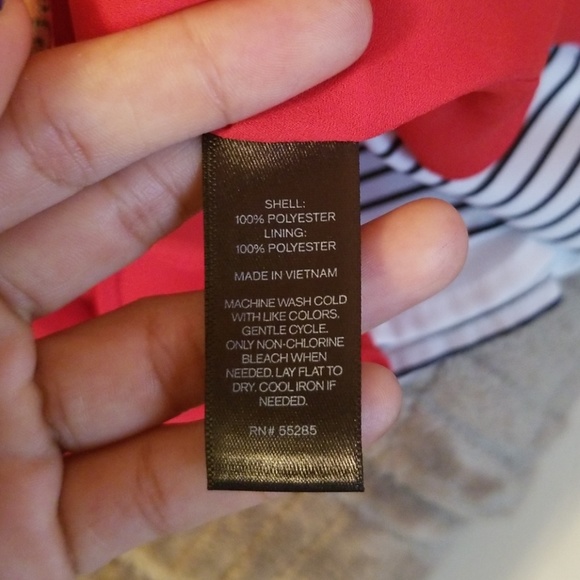 Express red blouse - Picture 5 of 5